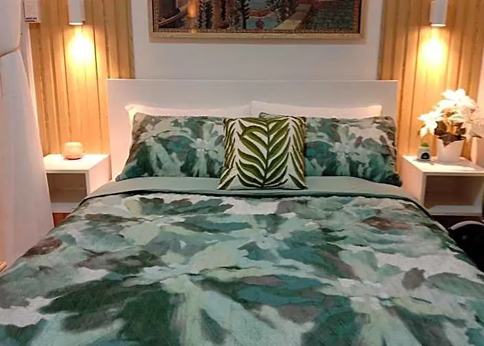 Hotel Oasis Chic By The Bay Pasay Near Mall Of 4*
